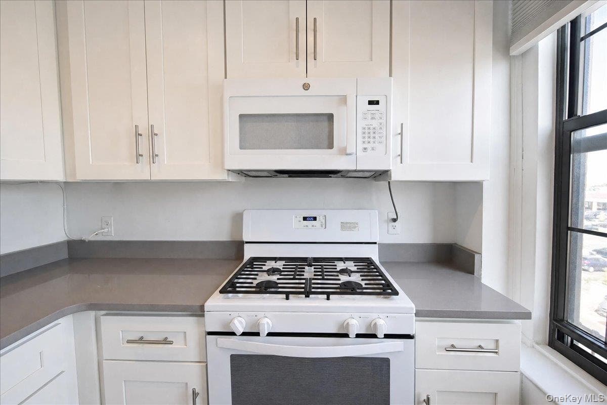 310 Riverside Boulevard Unit: 3i thumbnail 12