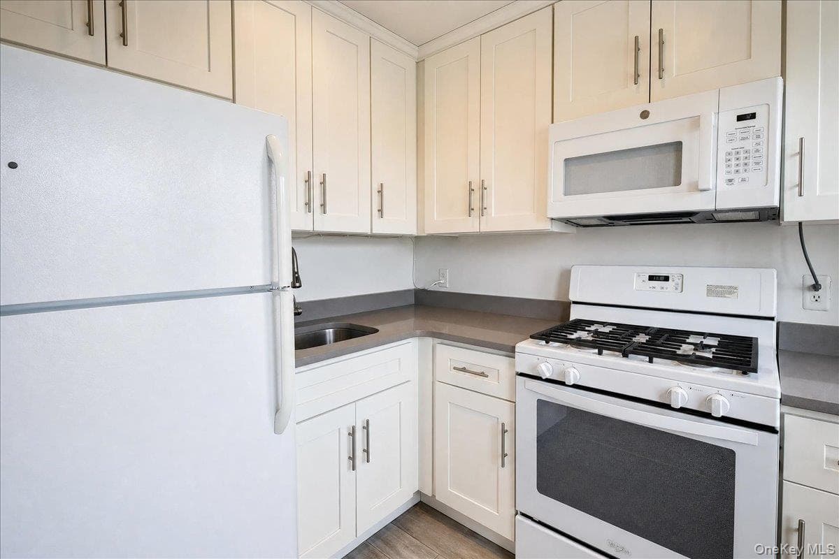 310 Riverside Boulevard Unit: 3i thumbnail 11