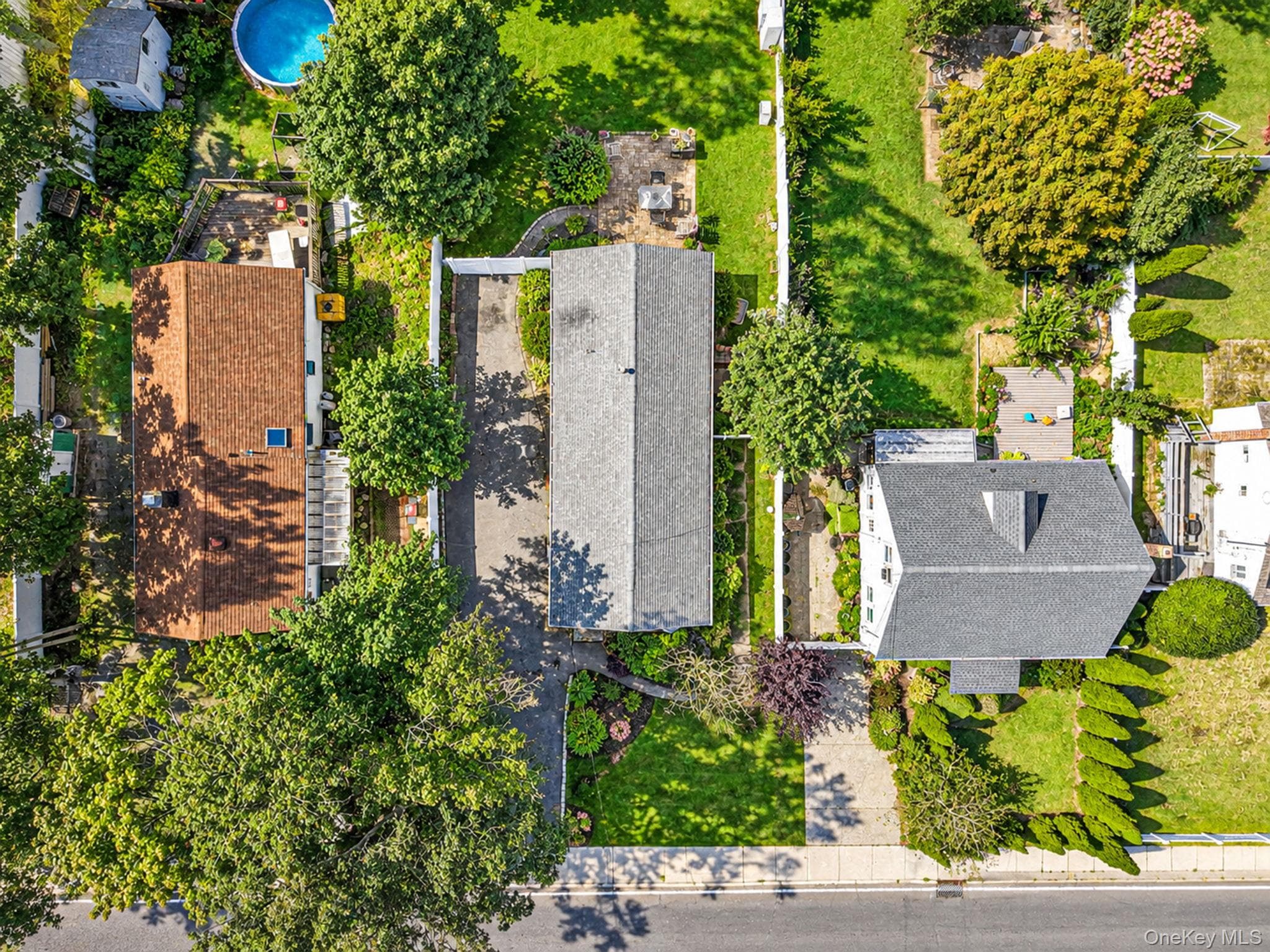 182 Commack Road thumbnail 6