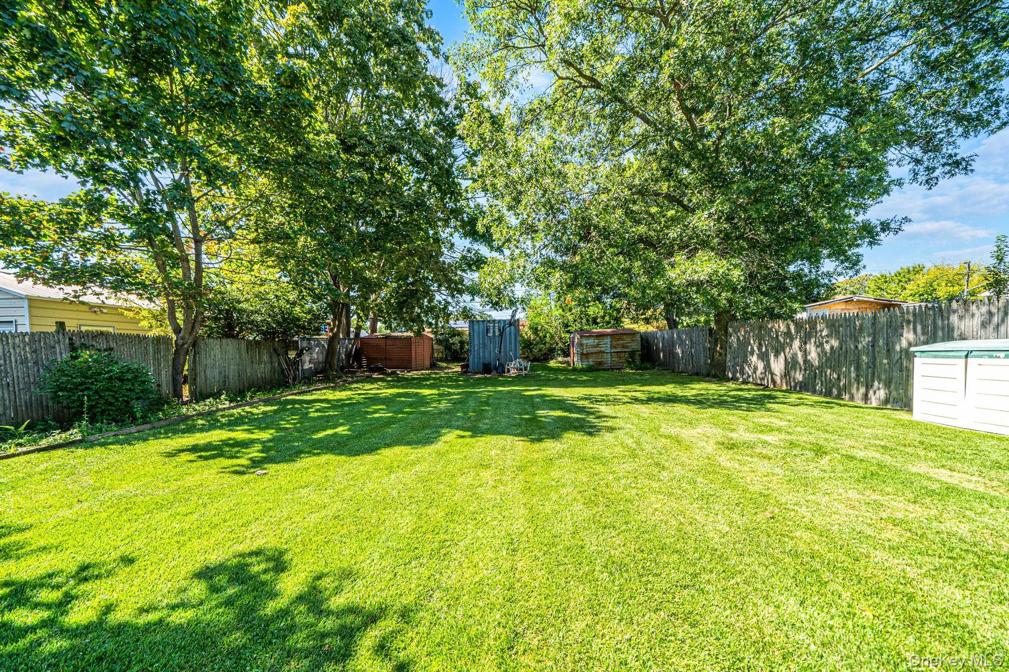 182 Commack Road thumbnail 14