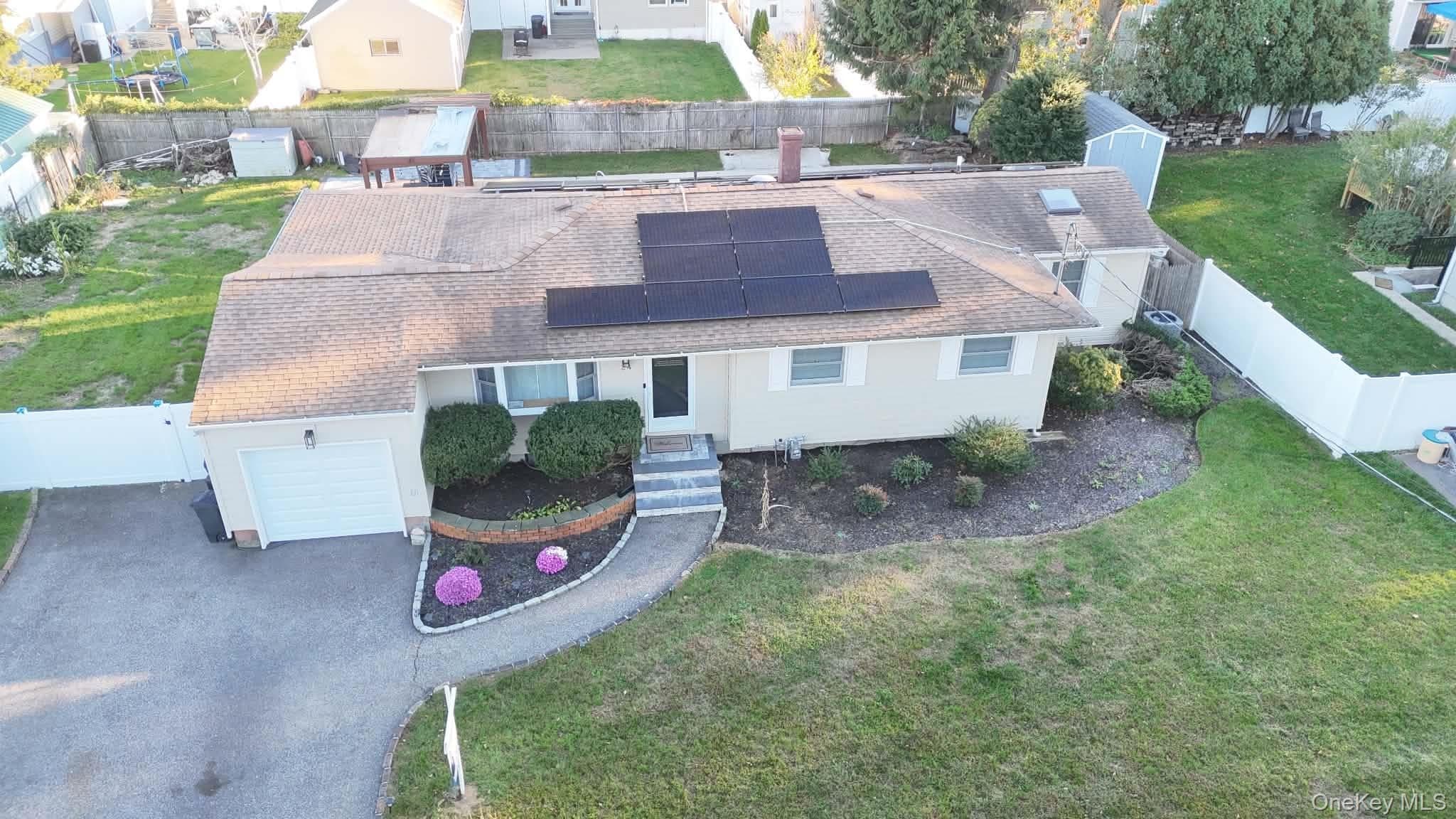 24 Rodney Avenue, Islip Terrace