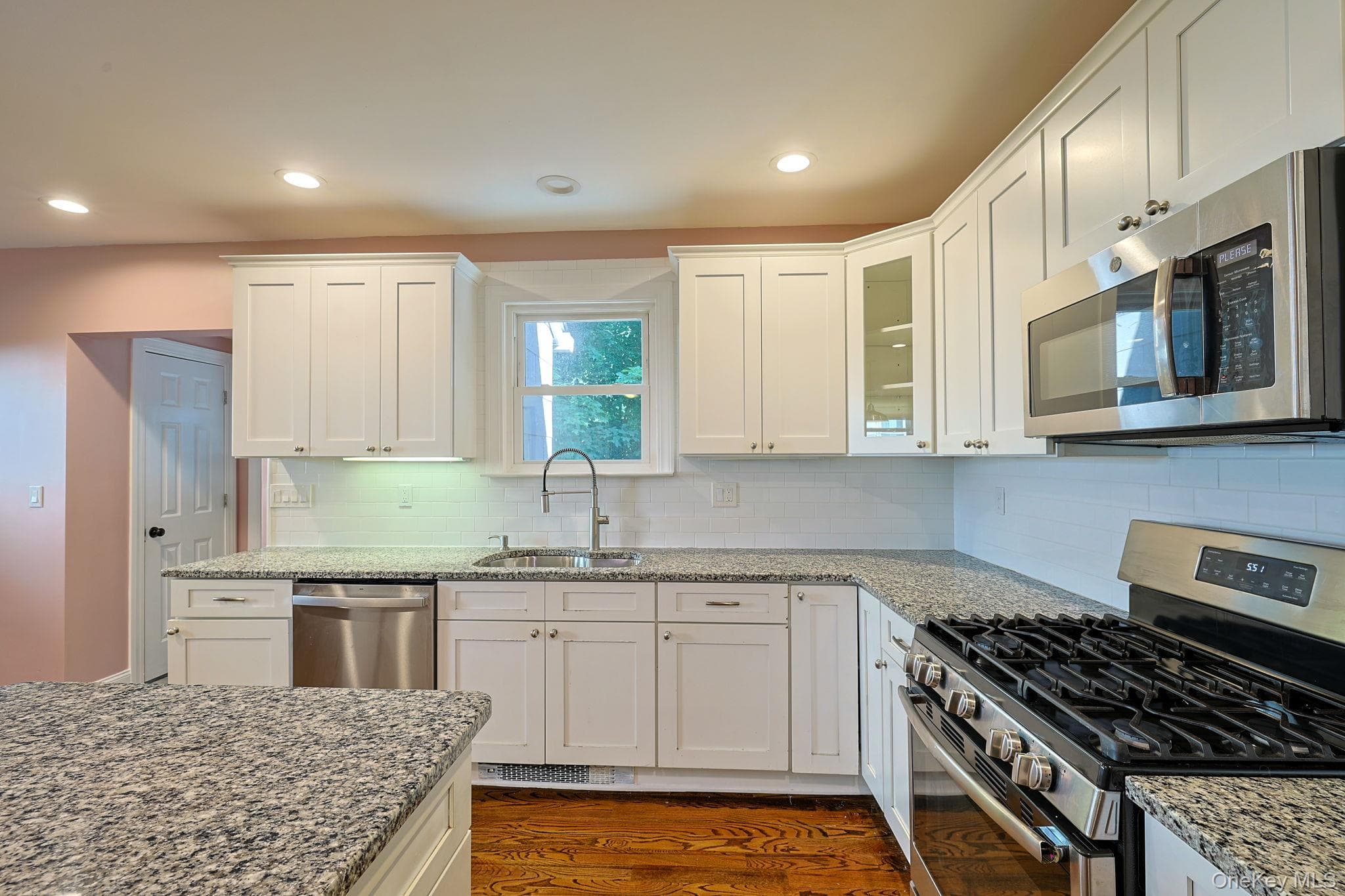 26 Hillside Avenue thumbnail 7