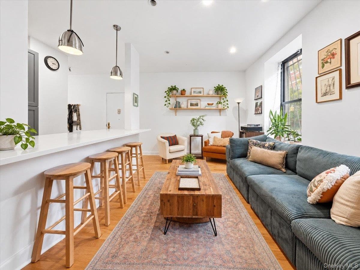 51 W 106th St New York ST Unit: 1A thumbnail 3
