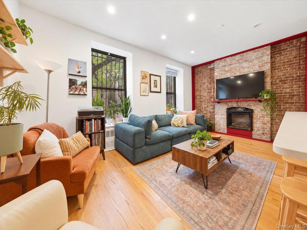 51 W 106th St New York ST Unit: 1A thumbnail 2