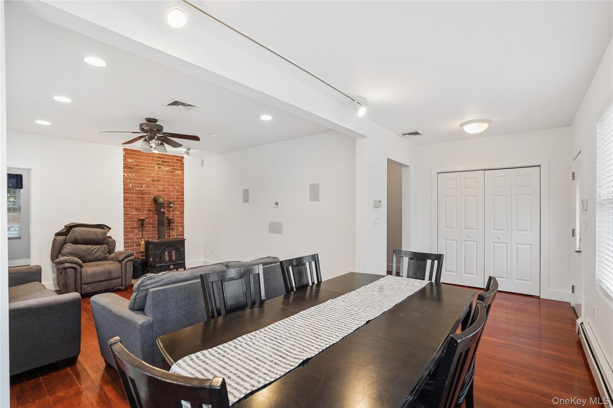 104 Maple Avenue thumbnail 8
