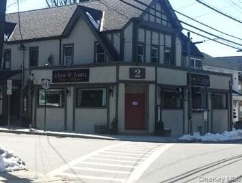 2 Broadway photo 1