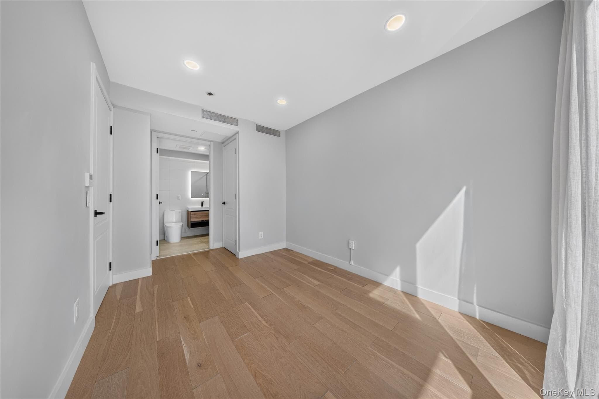 14617 Northern Boulevard Unit: 2A thumbnail 9
