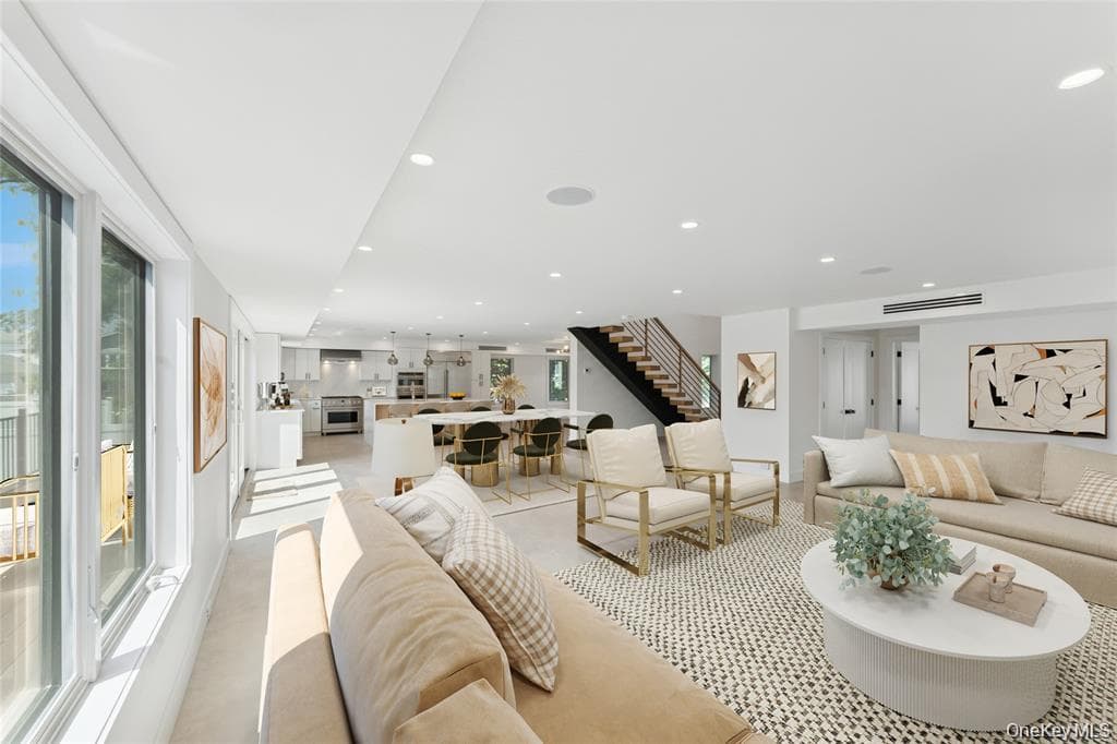 141 Flamingo Street thumbnail 5