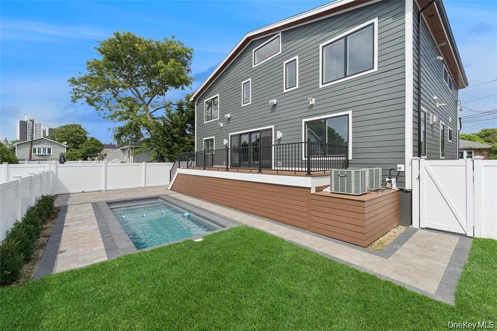 141 Flamingo Street thumbnail 18