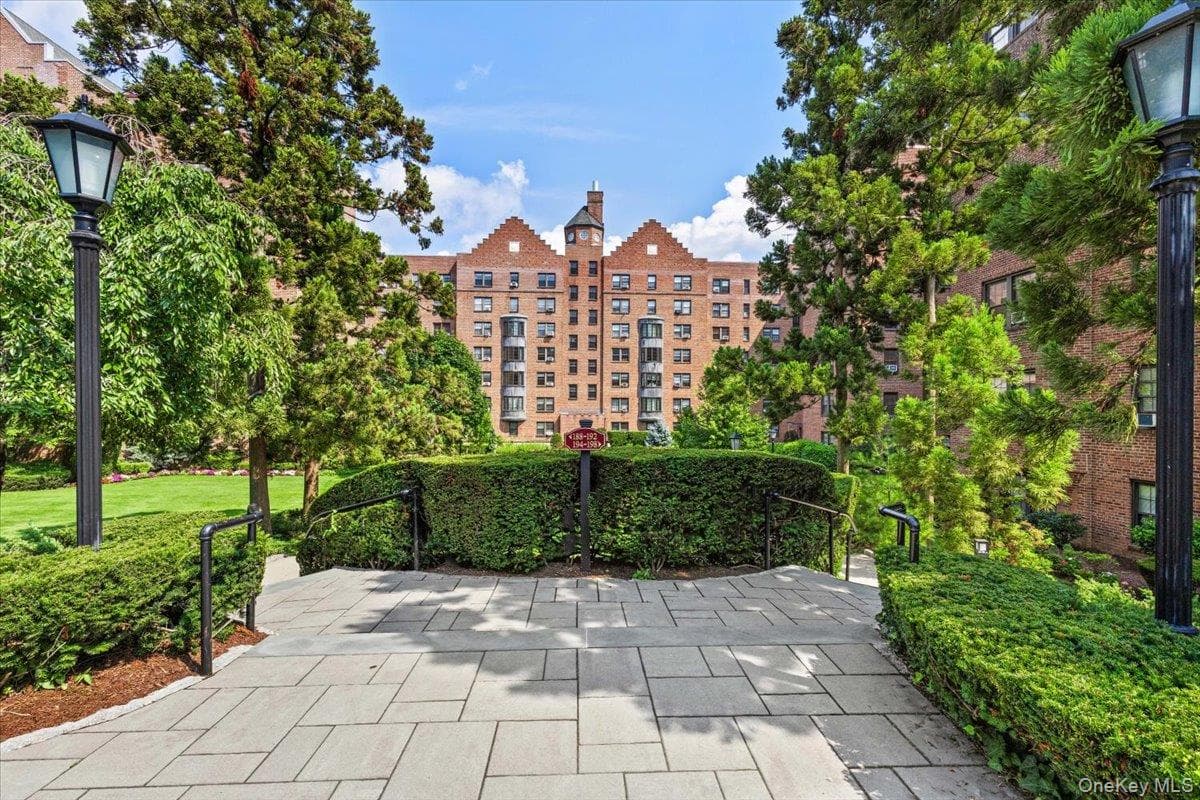196 Garth Road Unit: 1F thumbnail 3