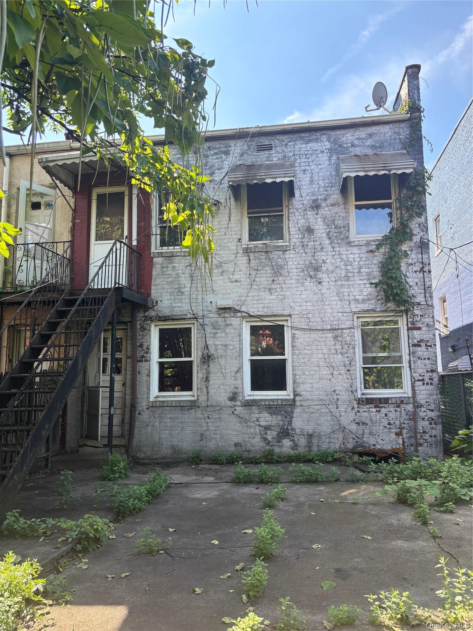 1056 Colgate Avenue thumbnail 4