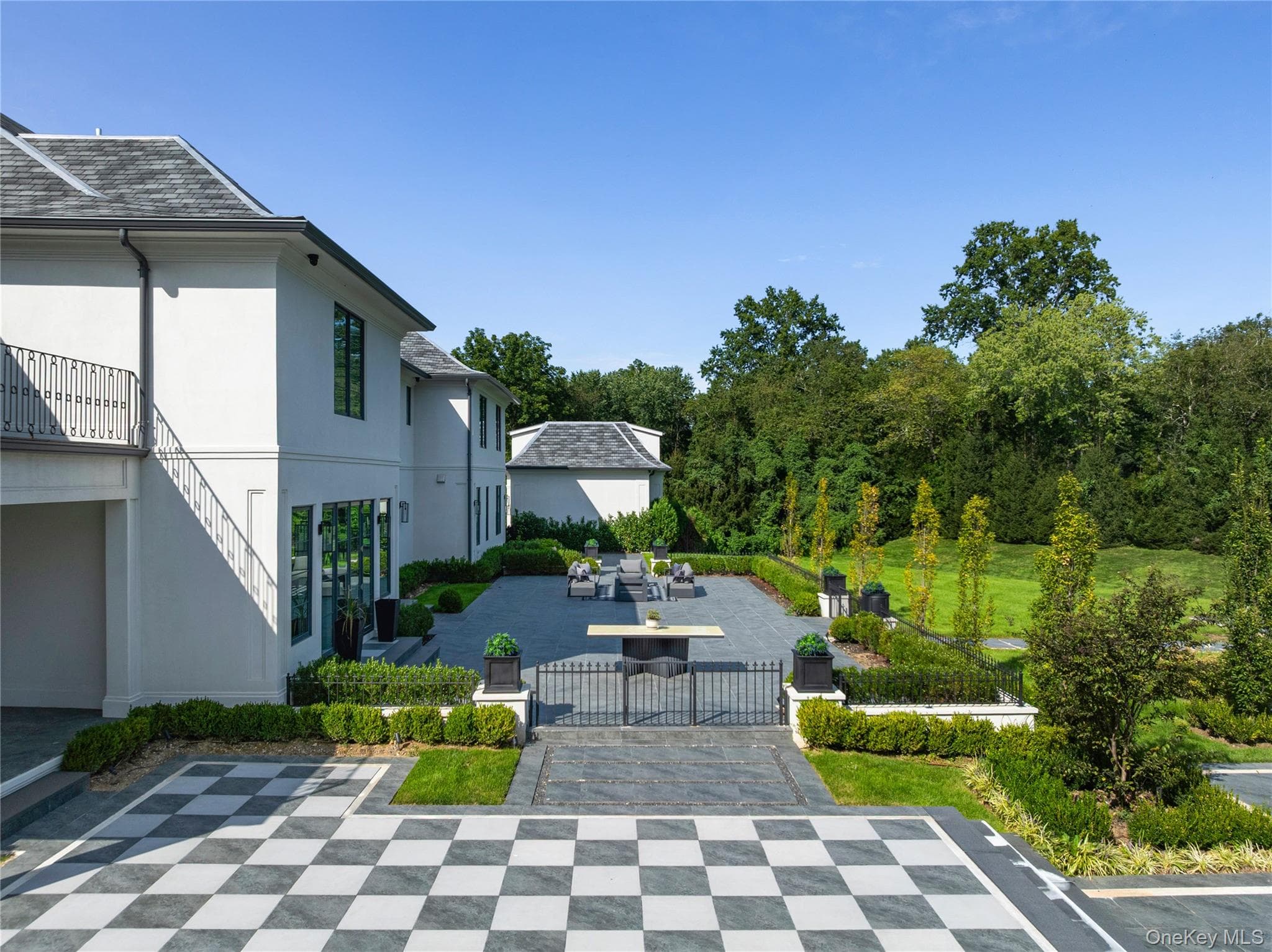 18 Evergreen Way thumbnail 40