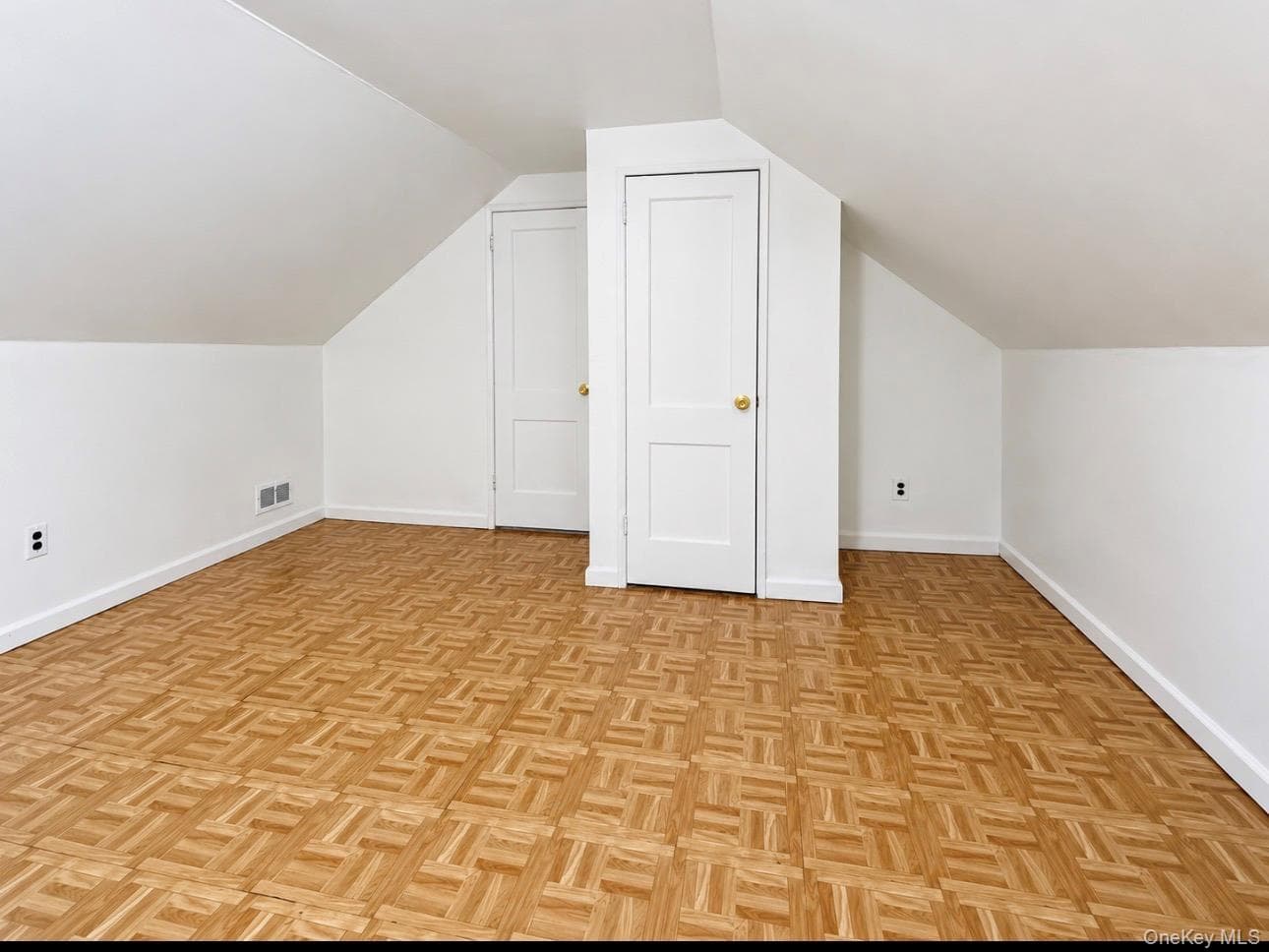 411 Howells Road thumbnail 17
