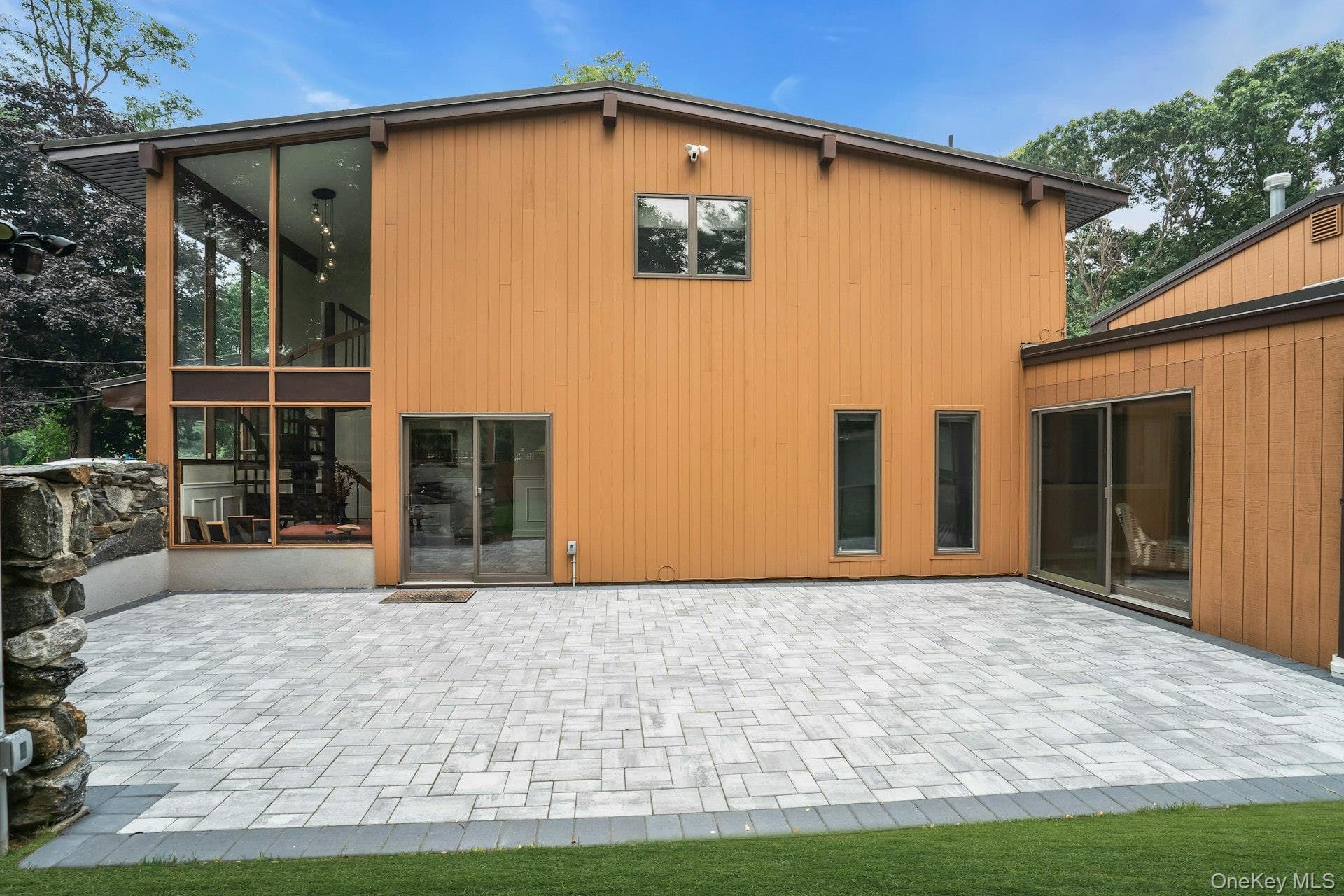 764 Vanderbilt Parkway thumbnail 9