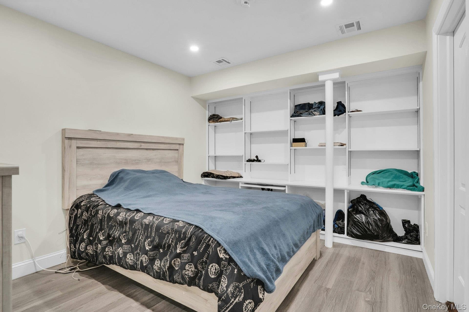 764 Vanderbilt Parkway thumbnail 48