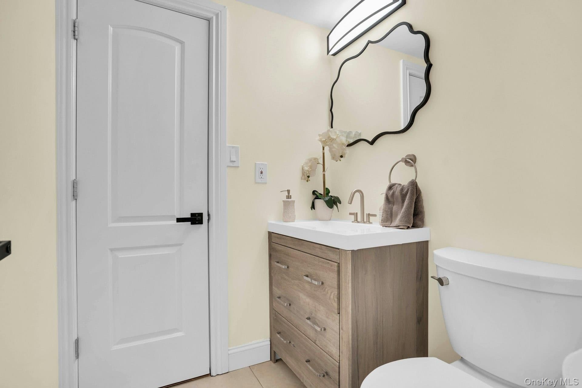 764 Vanderbilt Parkway thumbnail 25