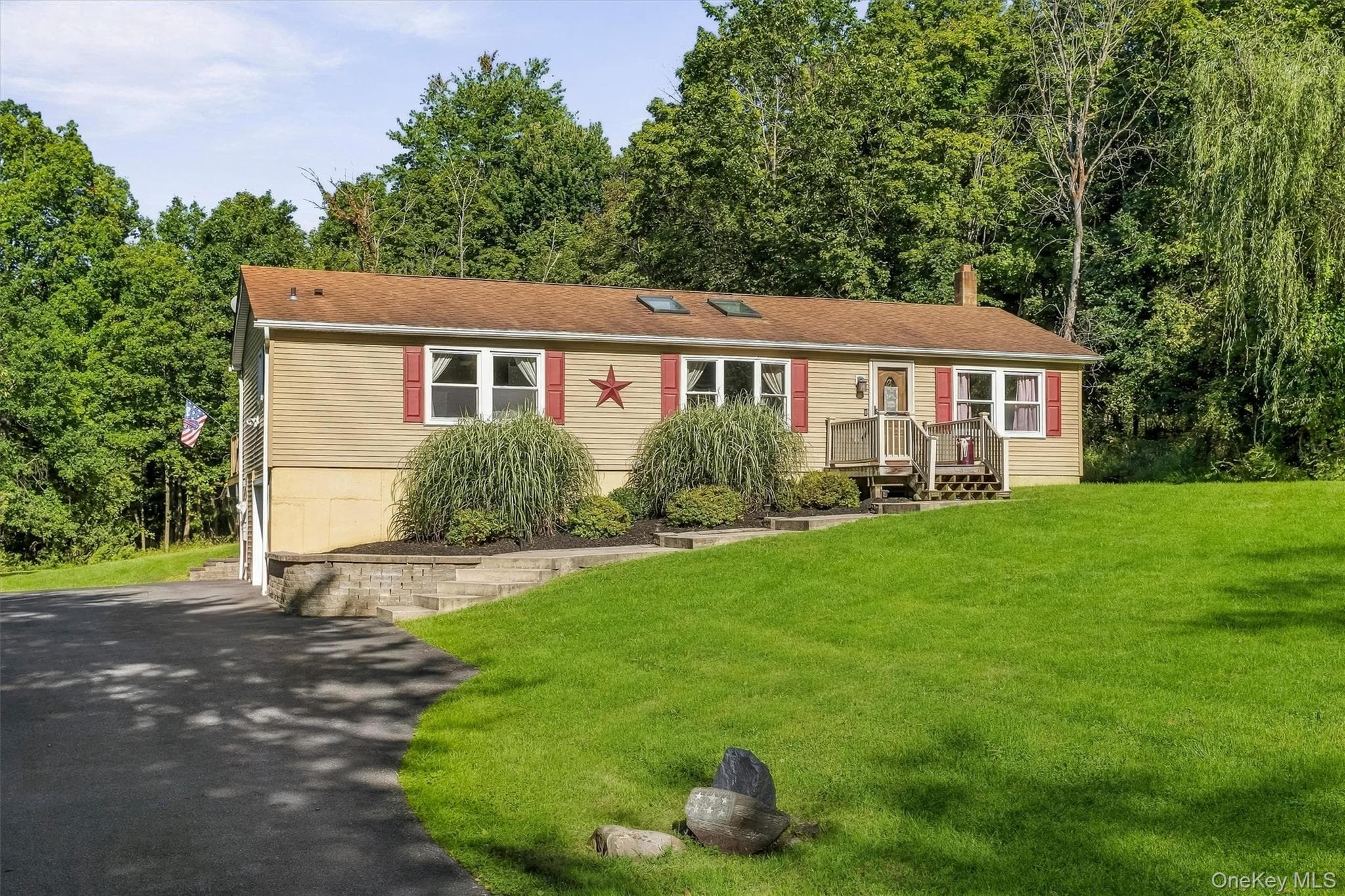 97 Heselton Drive photo 1
