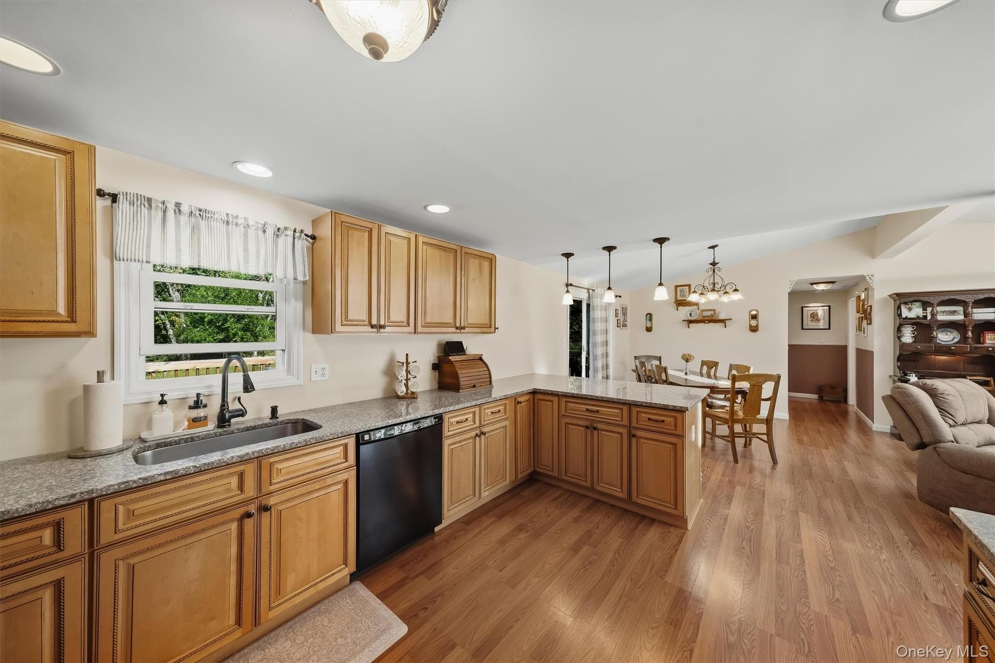 97 Heselton Drive thumbnail 16