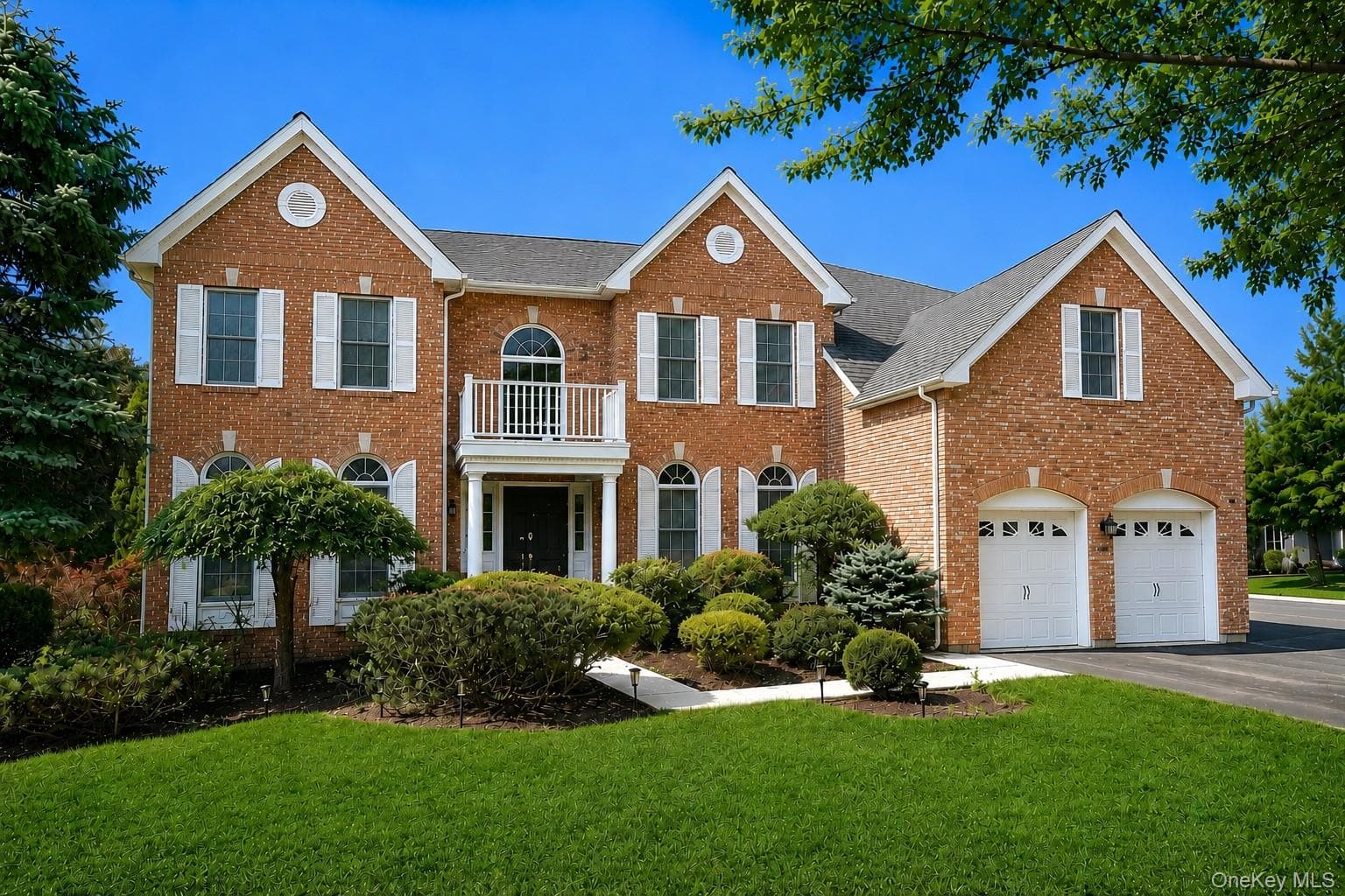 16 Eagle Court, White Plains