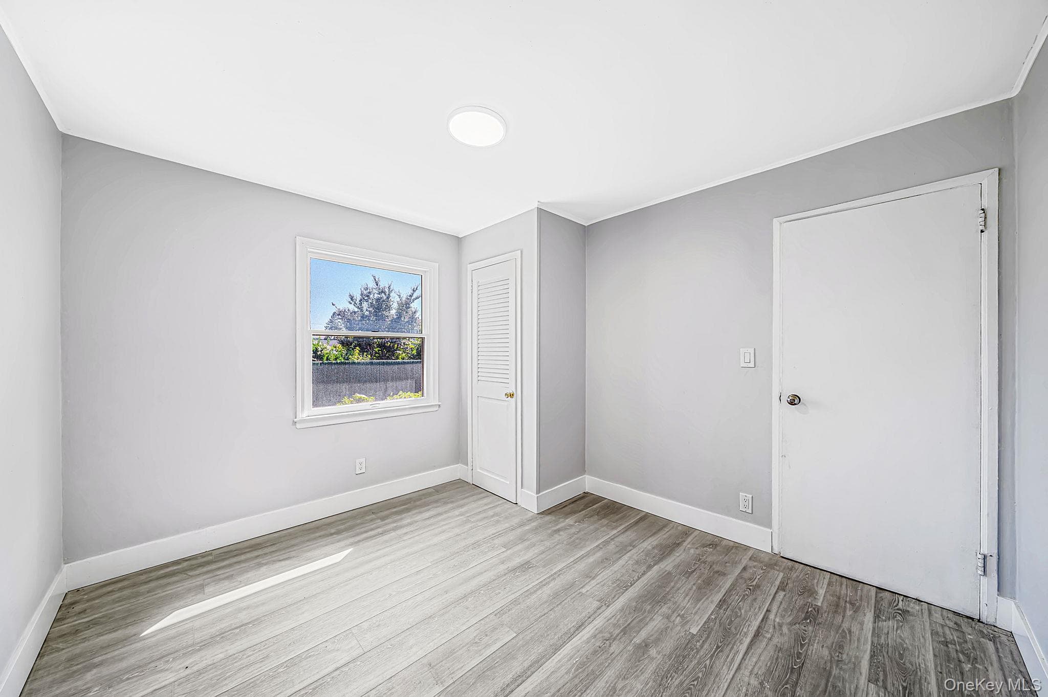745 Anderson Avenue thumbnail 25