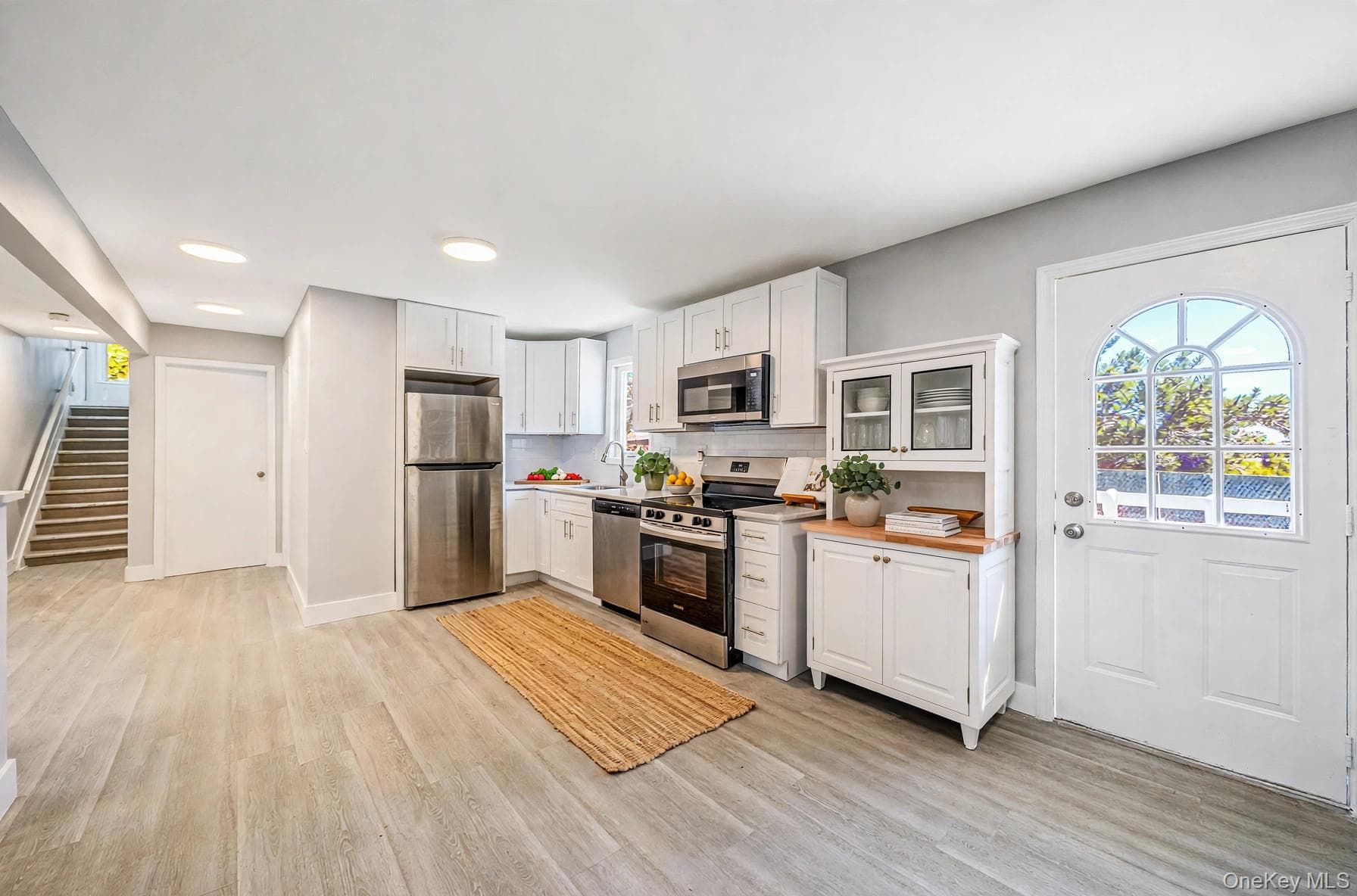 745 Anderson Avenue thumbnail 13