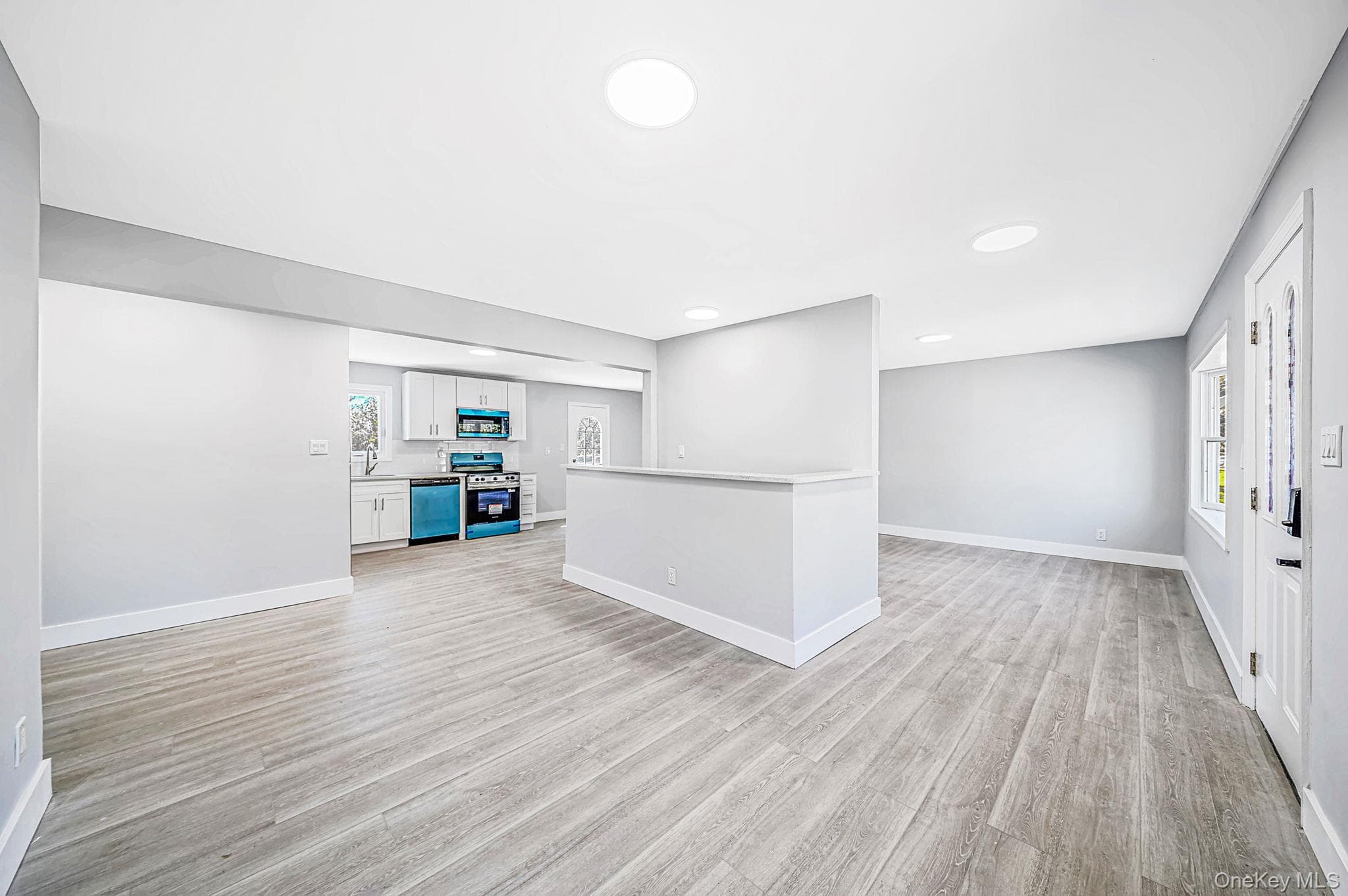 745 Anderson Avenue thumbnail 7