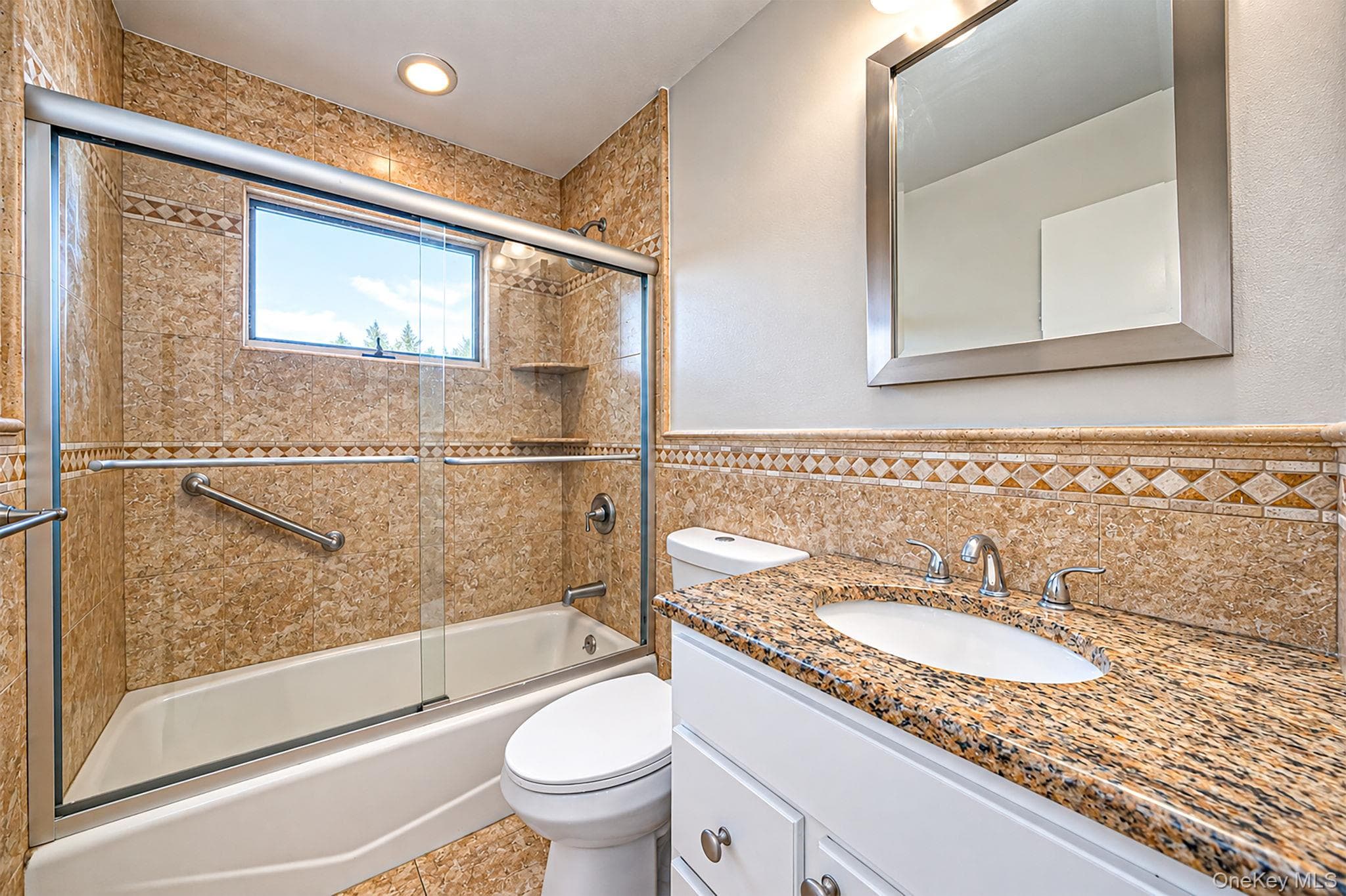745 Anderson Avenue thumbnail 26