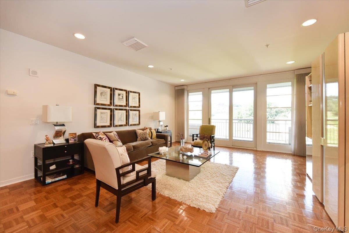 100 Harbor View Drive Unit: 117 thumbnail 9