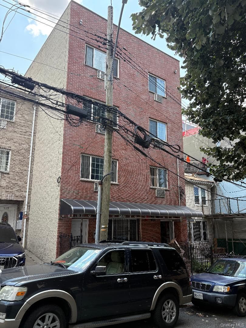 626 E 223rd Street thumbnail 2