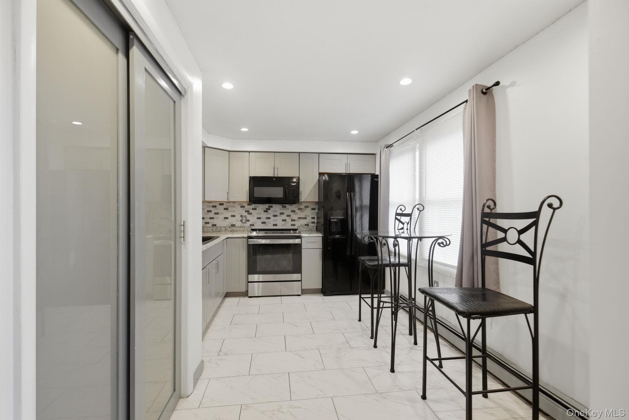 17 Harbor Hill Court thumbnail 8