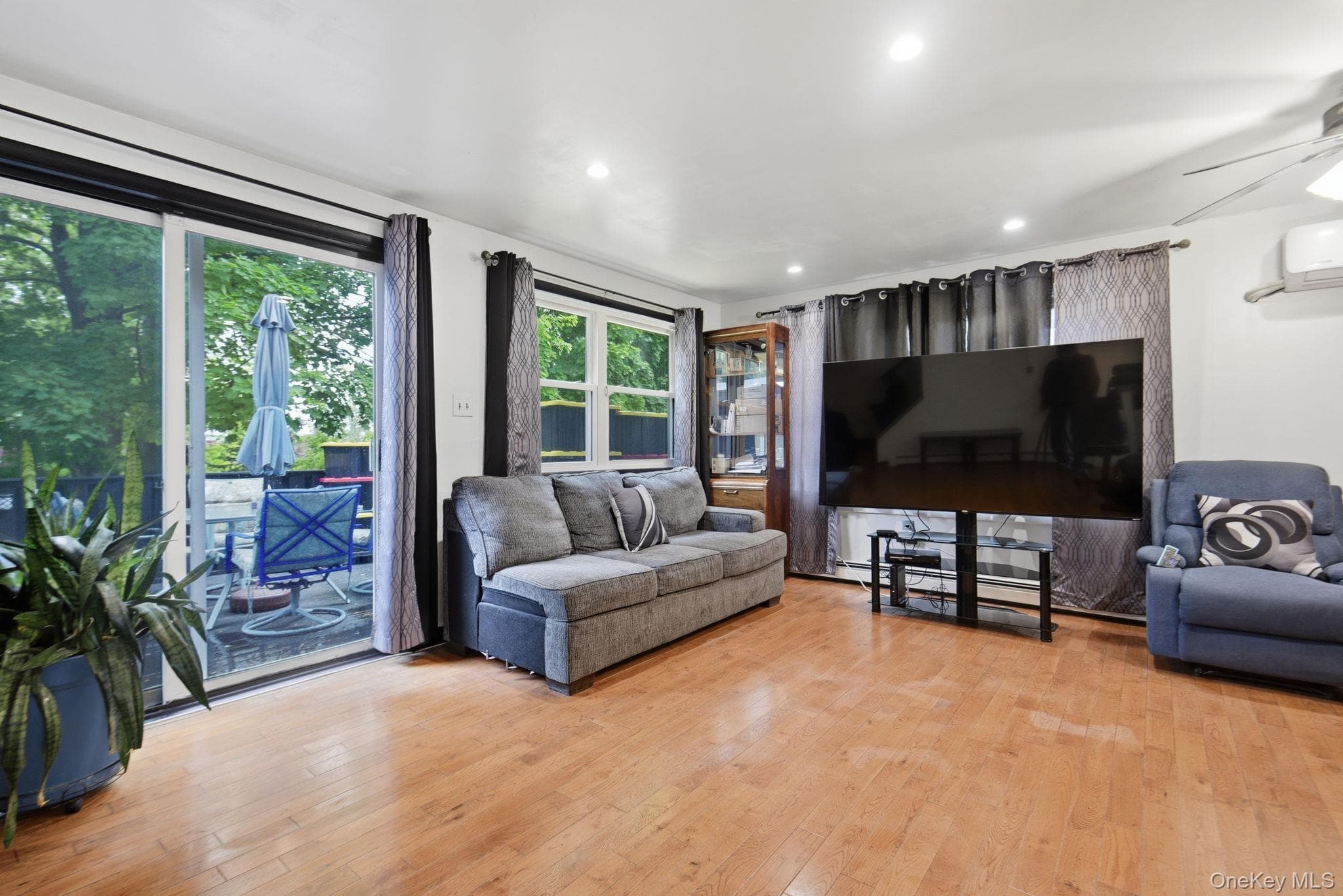 17 Harbor Hill Court thumbnail 5