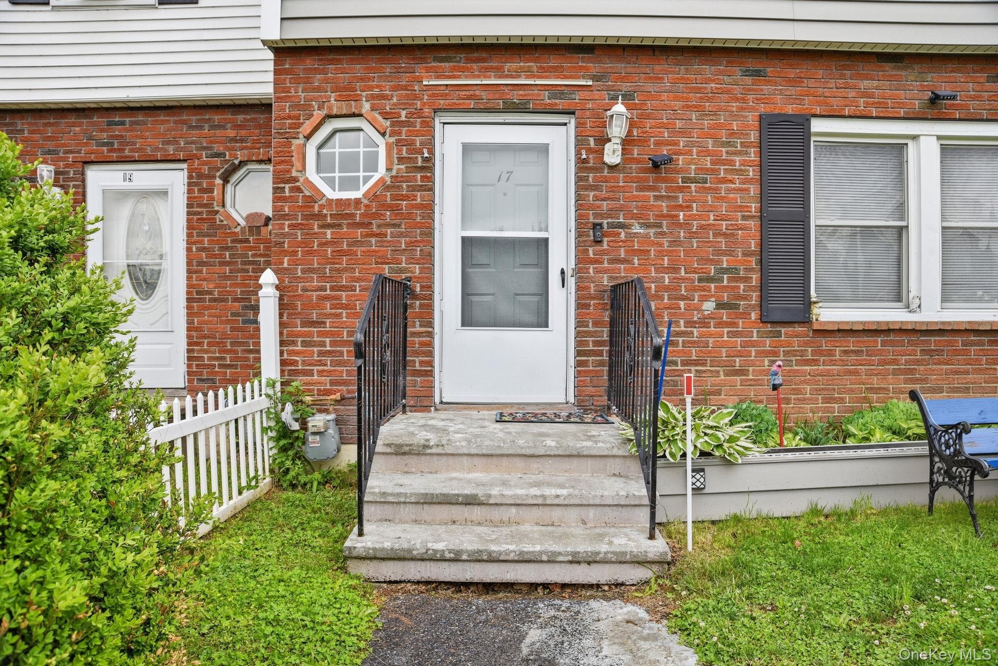 17 Harbor Hill Court thumbnail 3