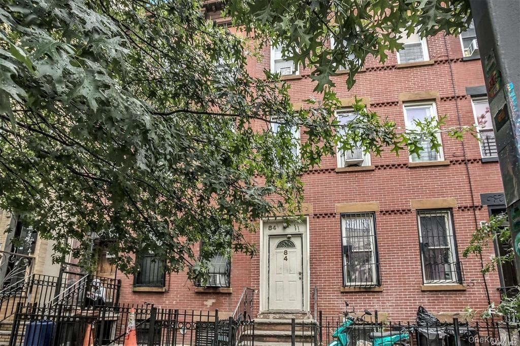 84 Hull Street, Brooklyn