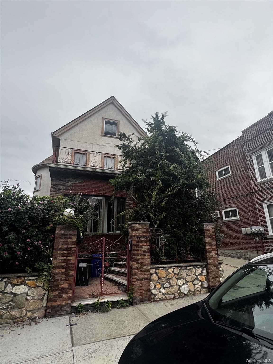 70-14 69 Street St thumbnail 4