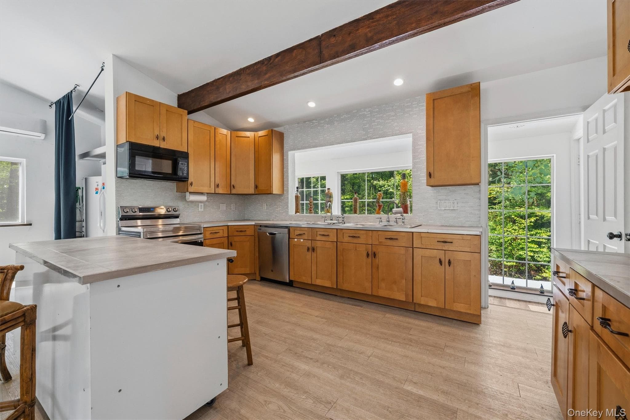 985 Cold Spring Road thumbnail 17