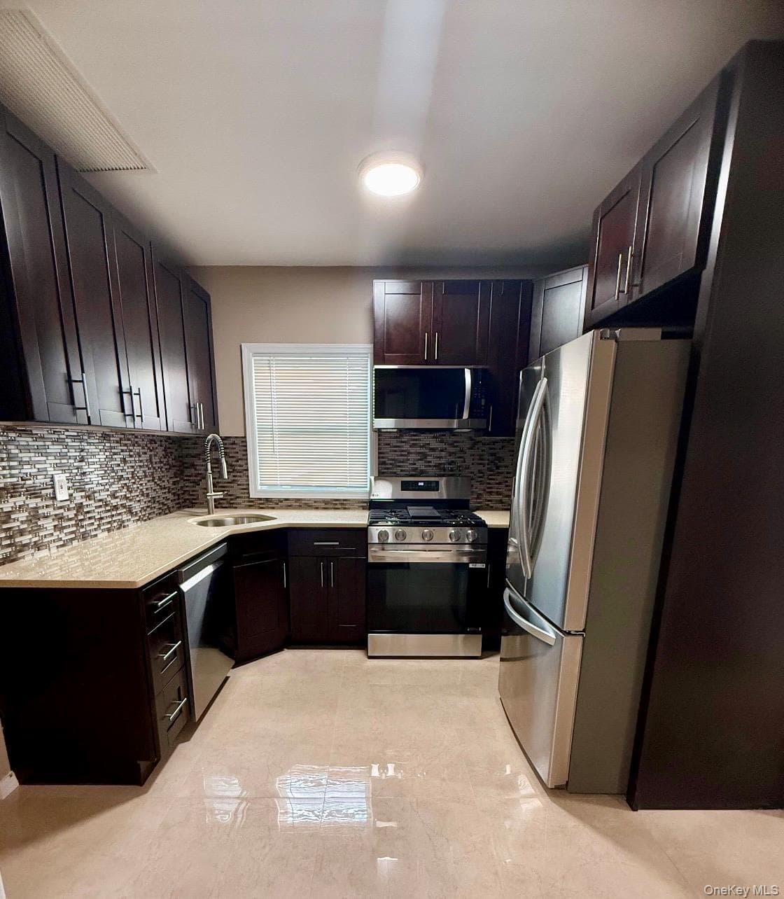 421 Roquette Avenue thumbnail 20