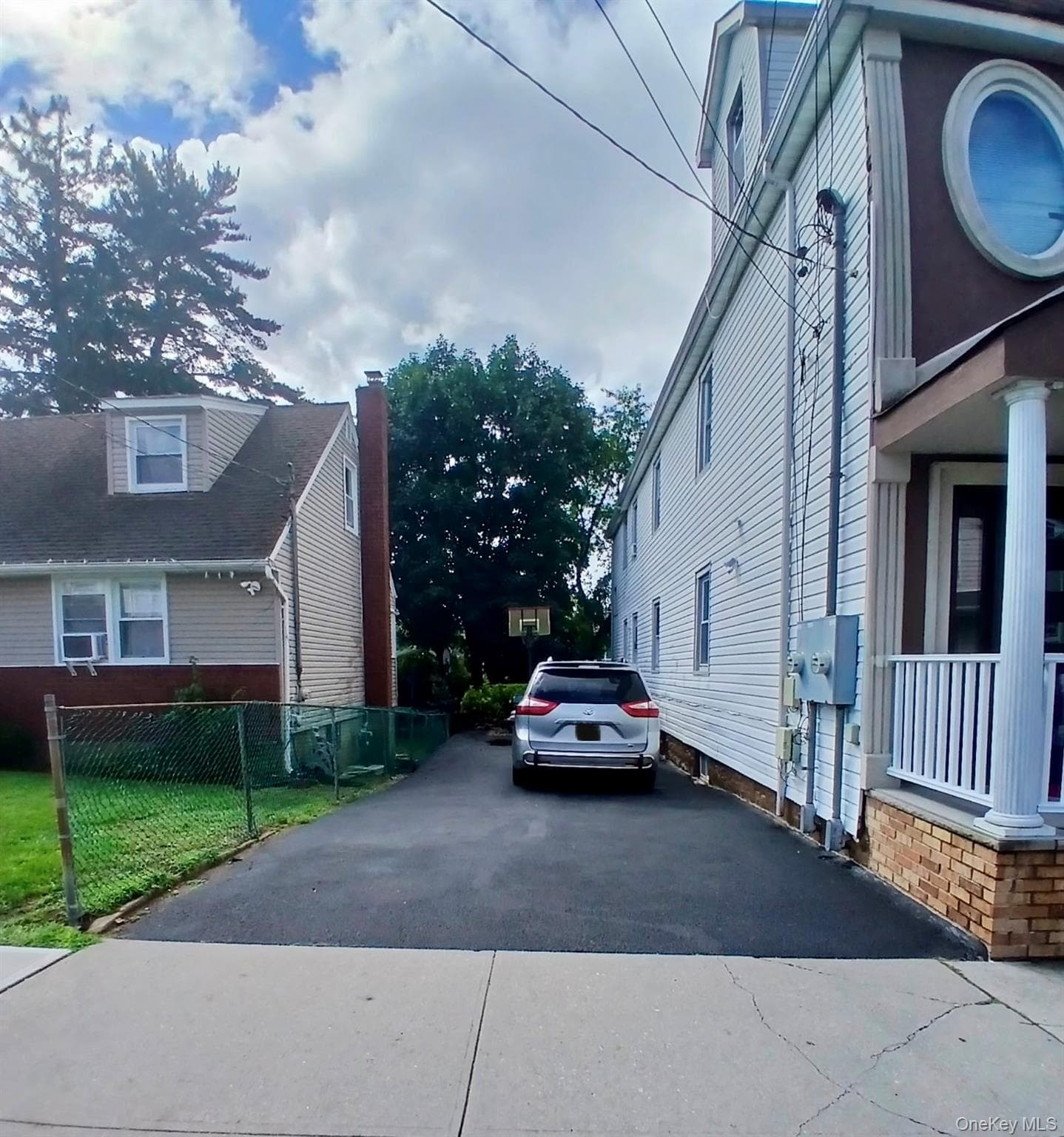 421 Roquette Avenue thumbnail 3