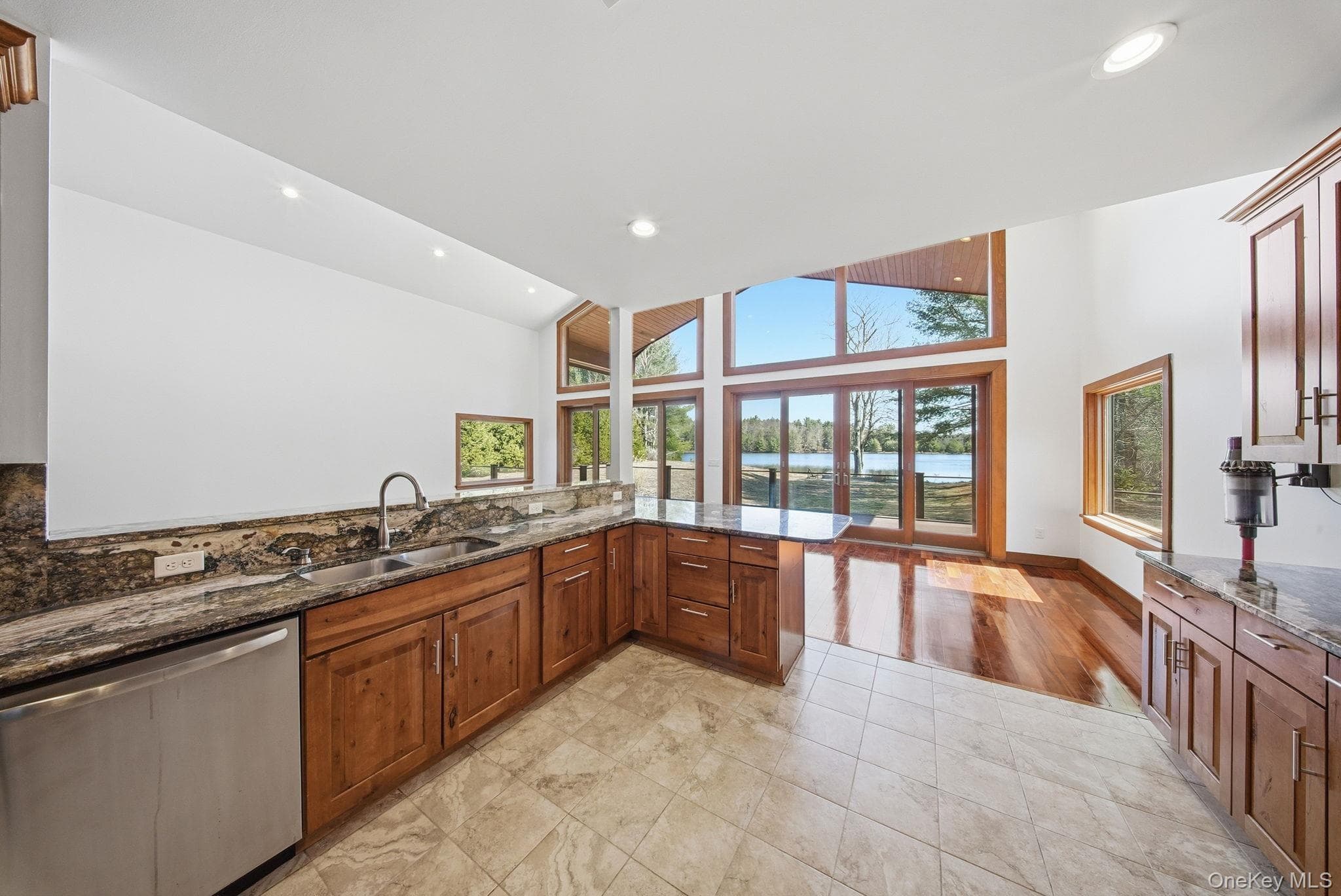 58 Deer Meadow Road thumbnail 8