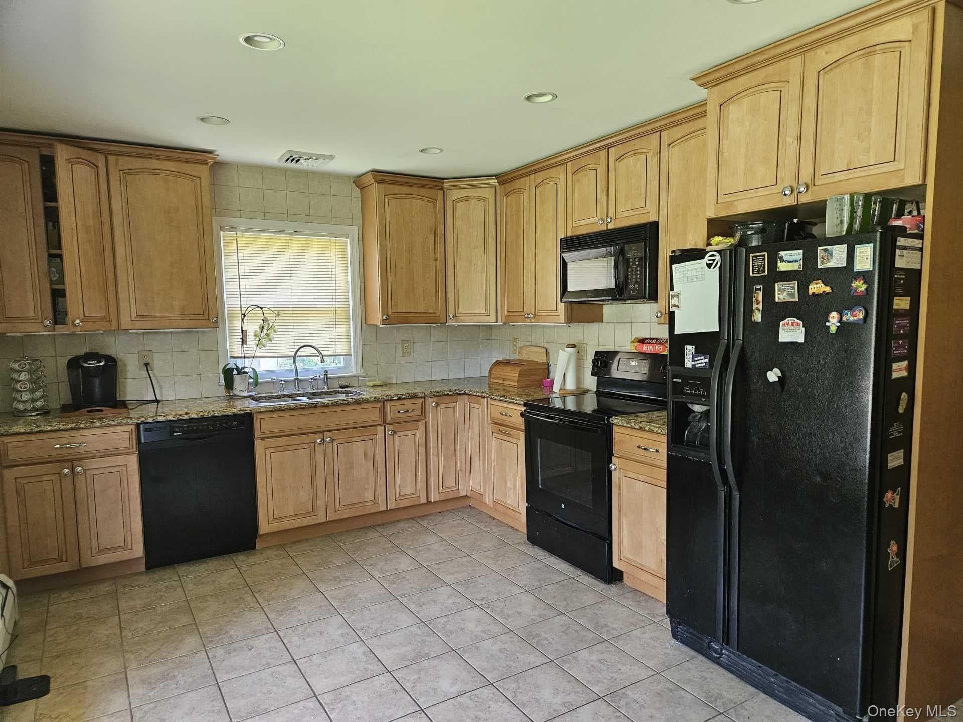 21 Verplanck Avenue thumbnail 2