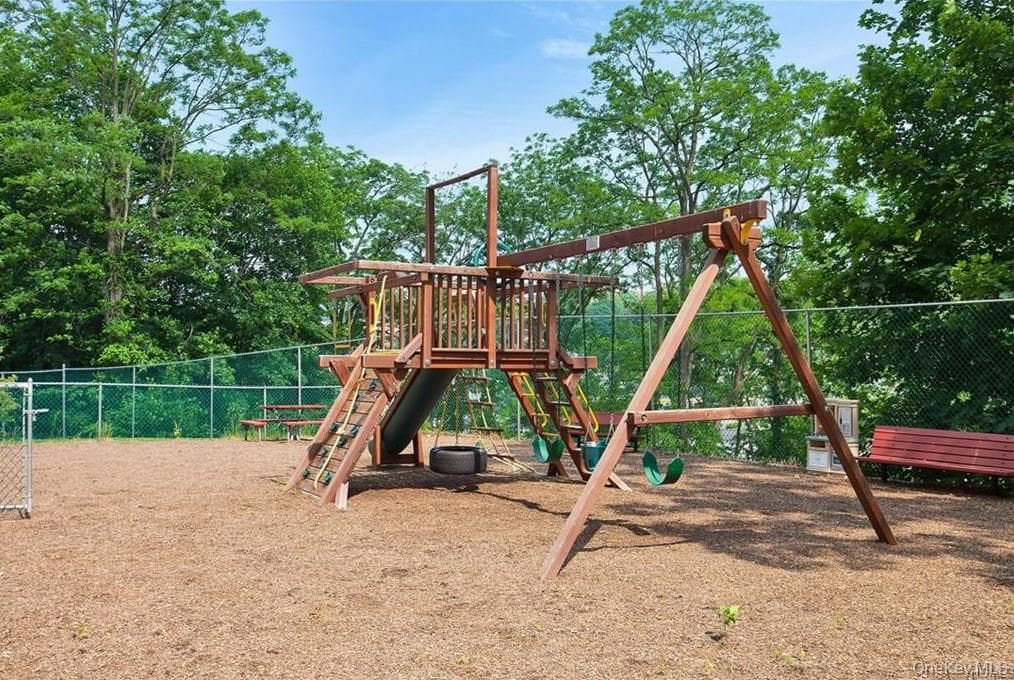 500 High Point Drive Unit: 707 thumbnail 33