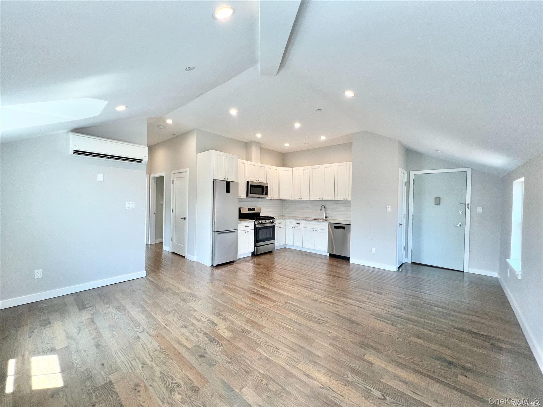 56-75 136th Street Unit: 3B thumbnail 3