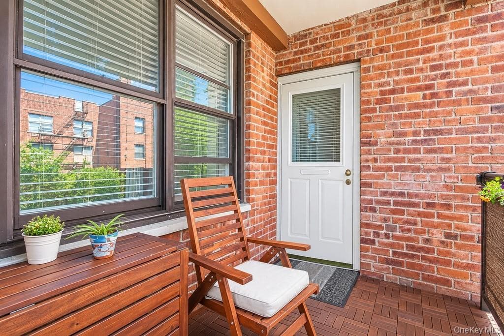 119 S Highland Avenue Unit: 5E thumbnail 2