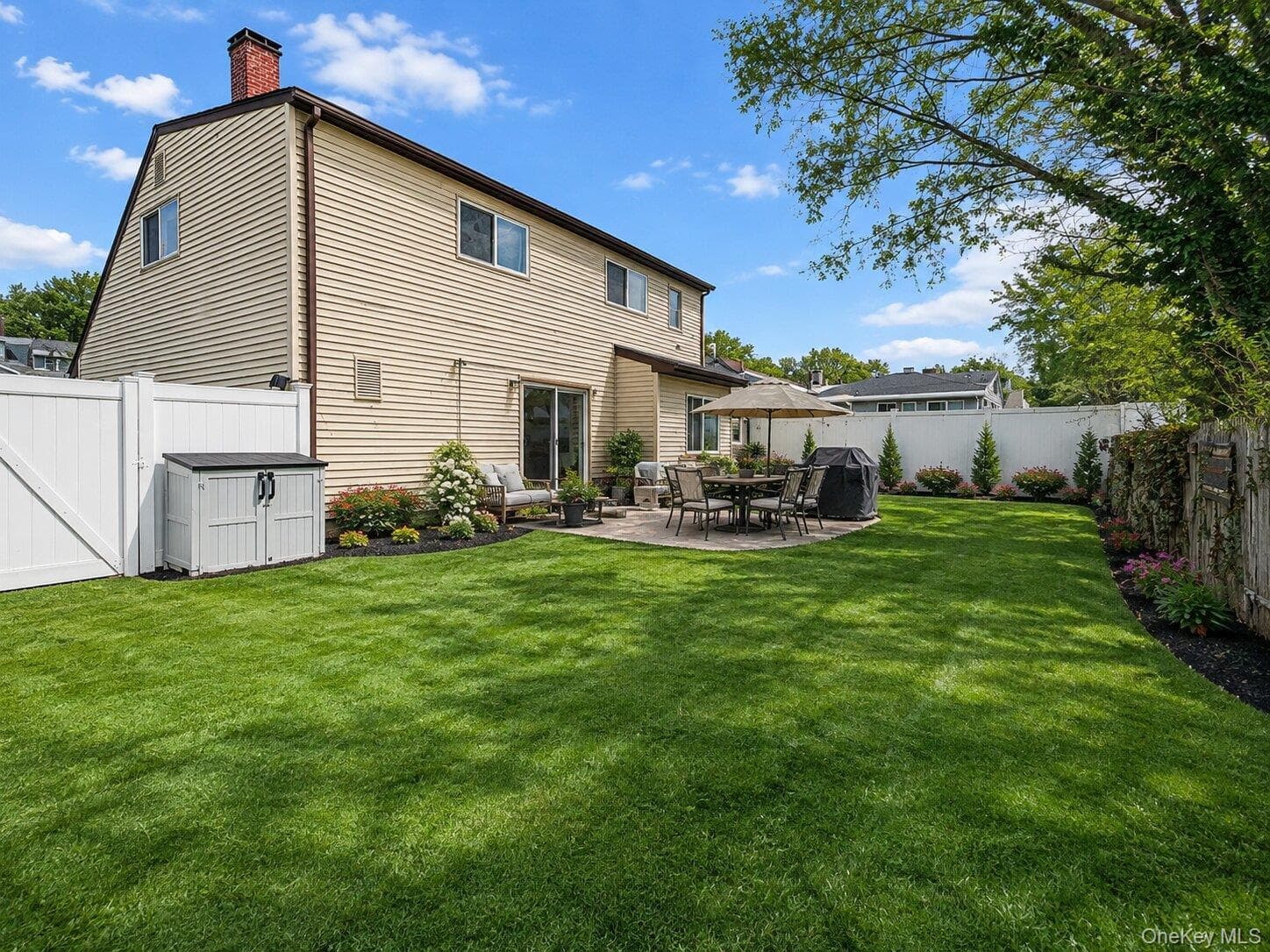 112 Rosemont Avenue thumbnail 2