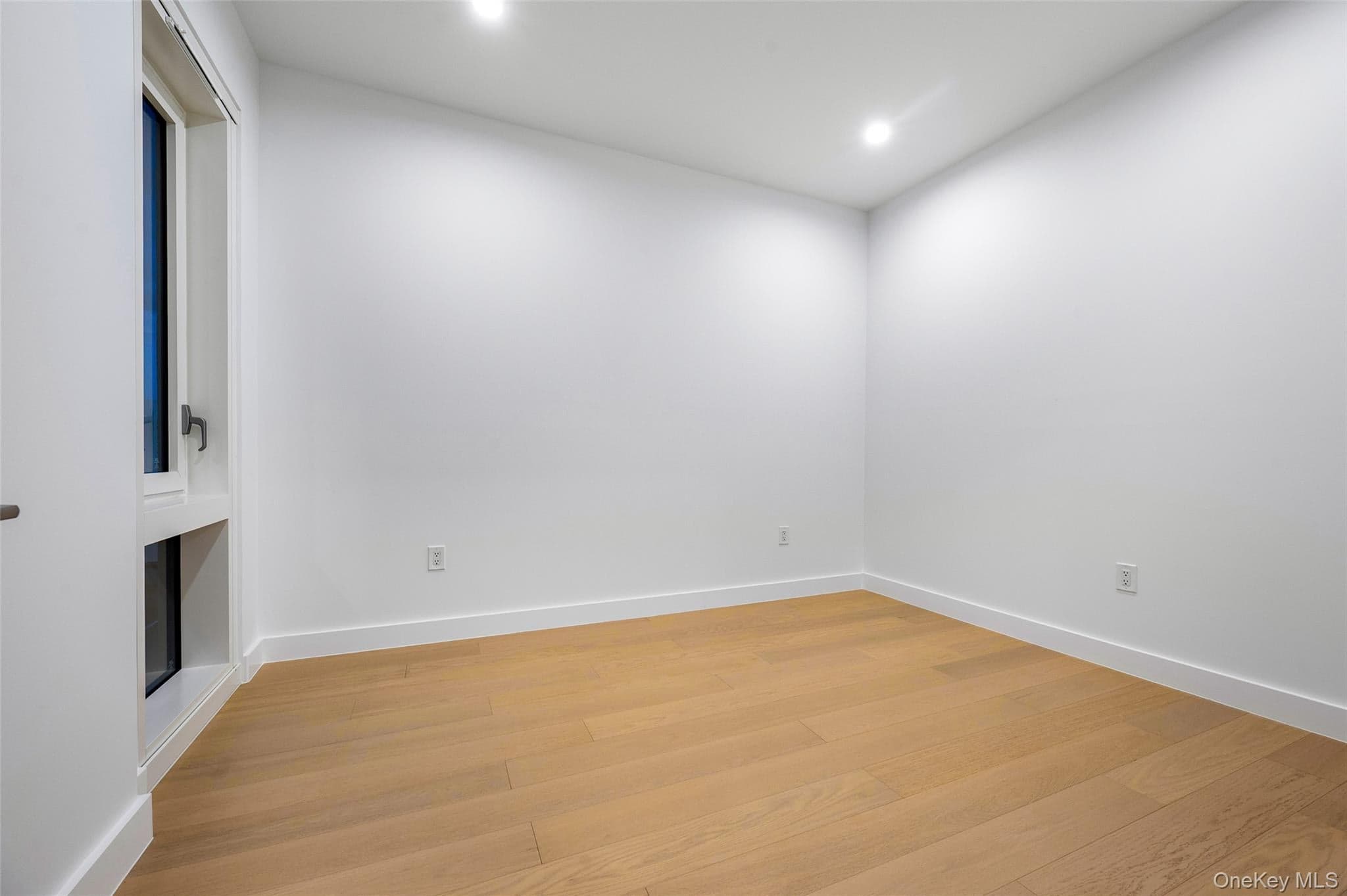 150-02 Northern Boulevard Unit: 4J thumbnail 7