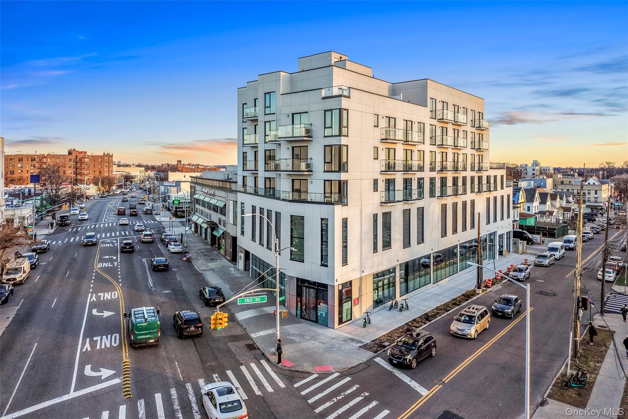 150-02 Northern Boulevard Unit: 4J thumbnail 2