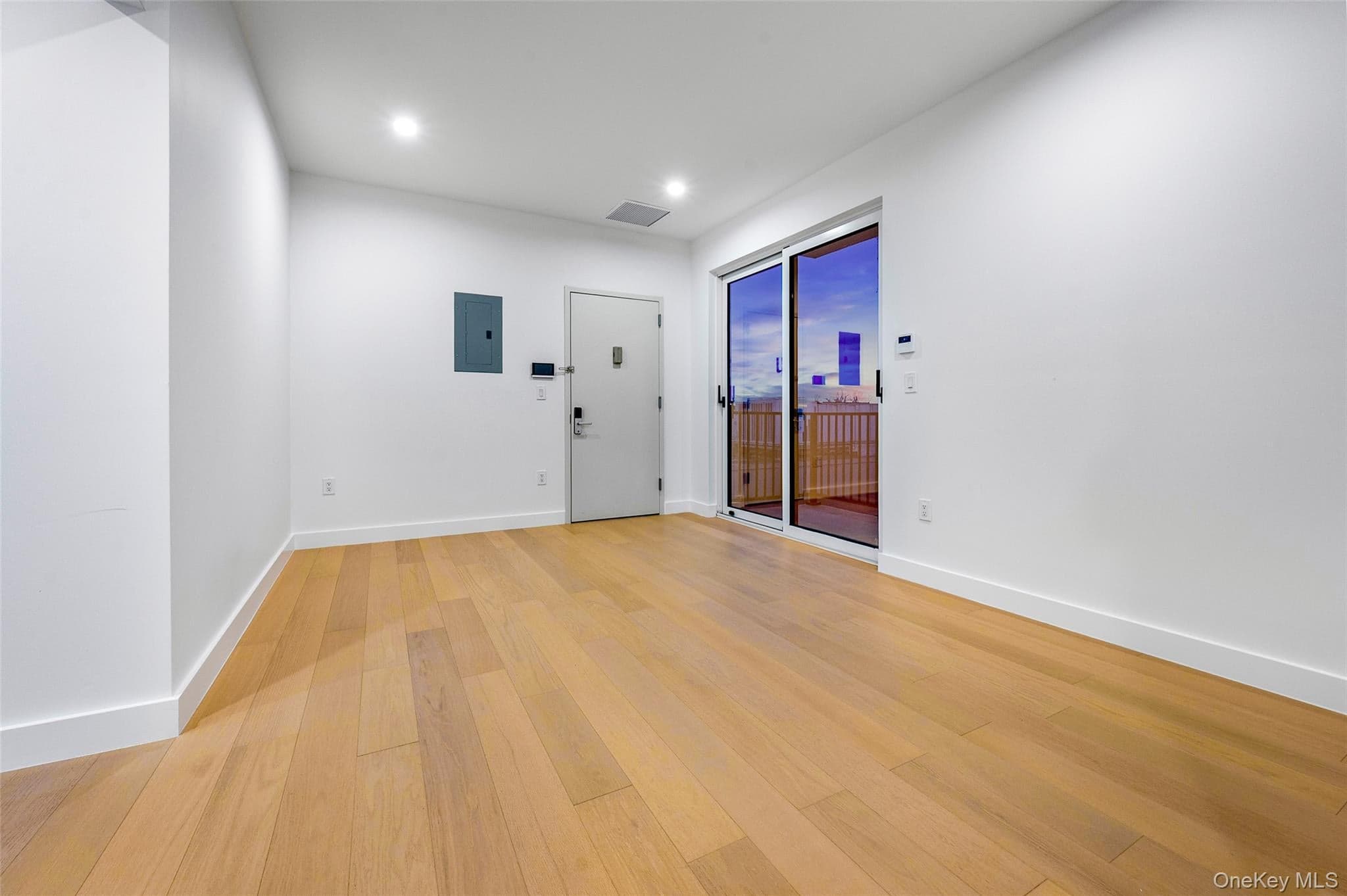 150-02 Northern Boulevard Unit: 4J thumbnail 6