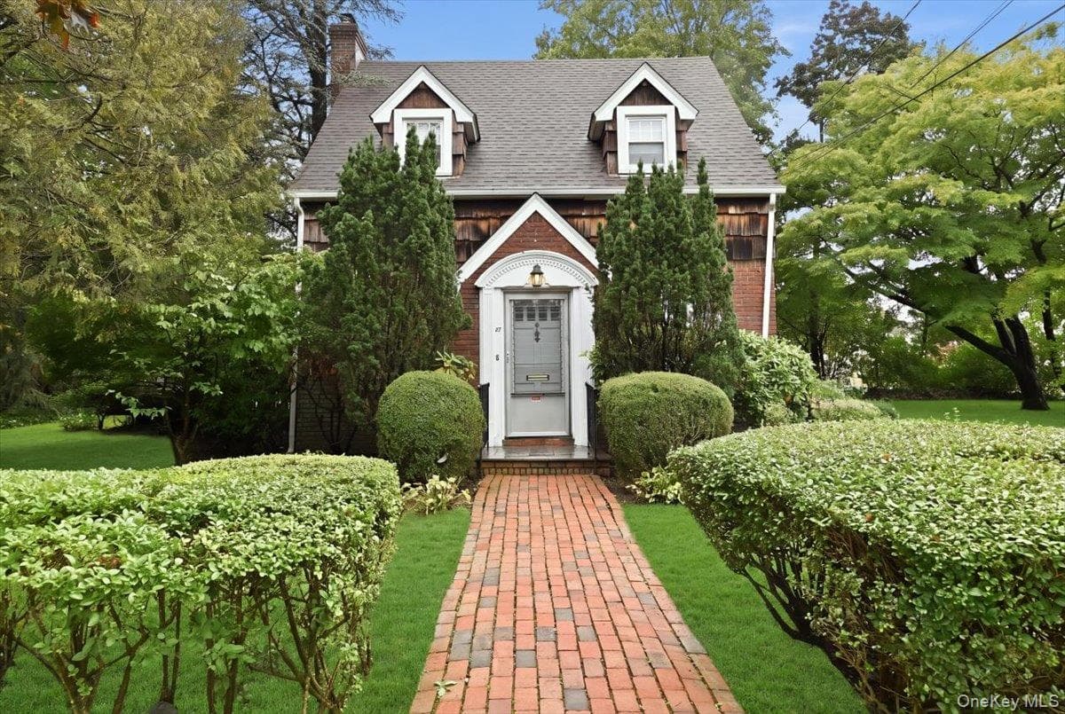 47 Broadfield Road, Hempstead