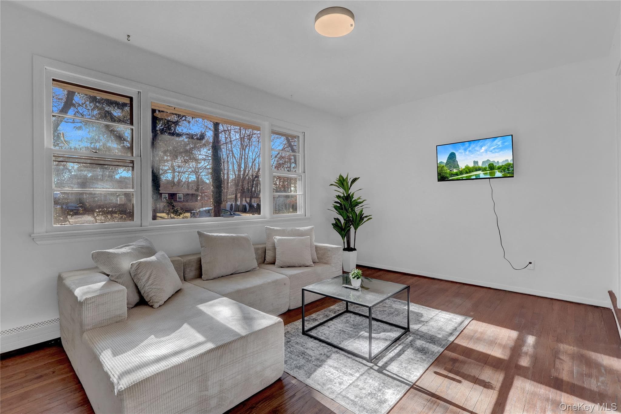 57 Middle Island Avenue thumbnail 8