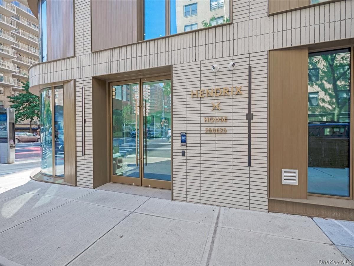 250 E 25th Street Unit: 9B thumbnail 2