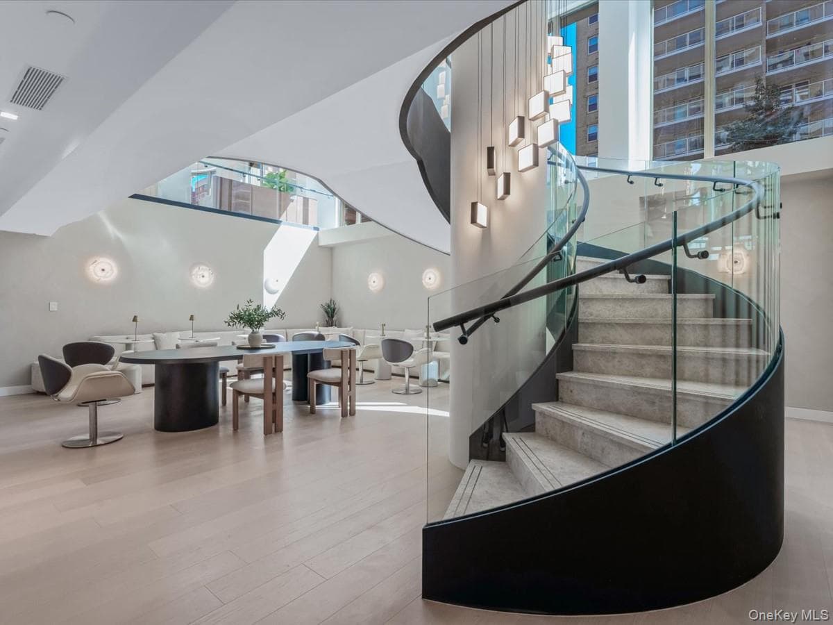 250 E 25th Street Unit: 9B thumbnail 18
